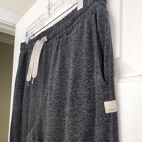 Vuori Women's Performance Jogger Size Medium In Shade Charcoal Heather - Picture 6 of 8